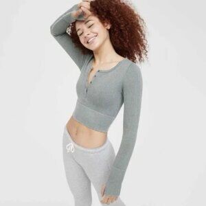 AERIE | OFFLINE Main Squeeze Waffle Crop Long Sleeve Henley Top | Sz. S